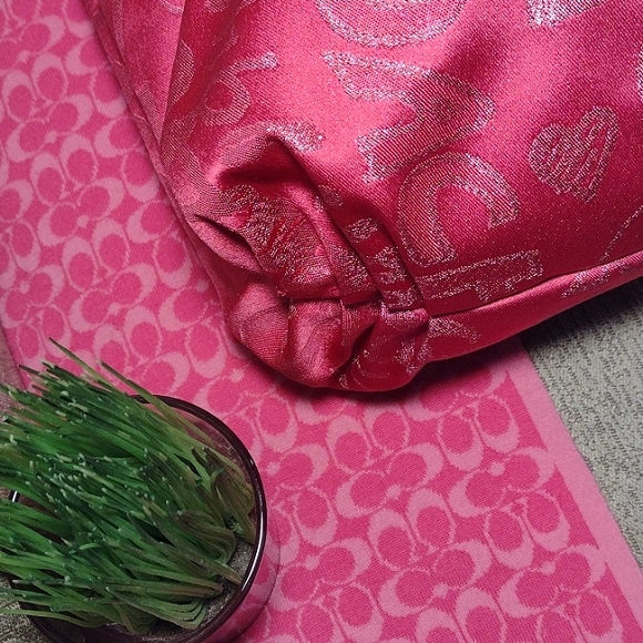 Coach Poppy Tote in Barbie Pink - Picture 9 of 16